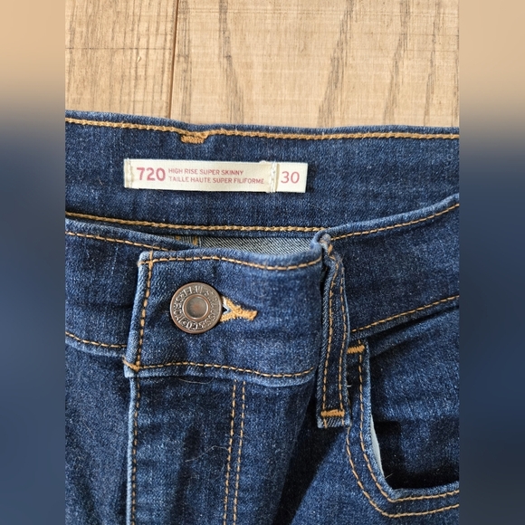 Levi's Women's Skinny Jeans - Dark Blue - Picture 3 of 9